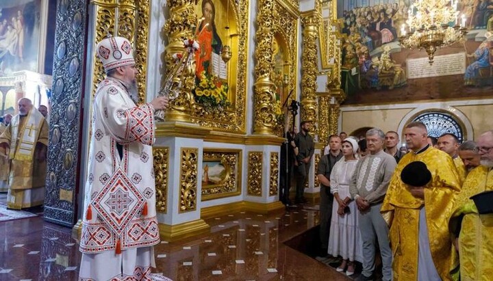 Poroshenko at the Assumption Cathedral of the Kyiv-Pechersk Lavra at a 'service' of the OCU. Photo: Poroshenko’s social media