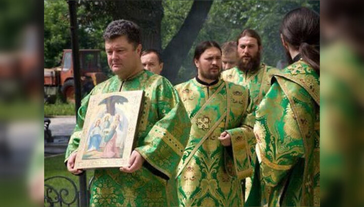 Petro Poroshenko is an acolyte of the UOC. Photo: UOC