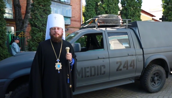 Metropolitan Victor (Kotsaba) thanked the believers for their charity. Photo: Screenshot from the Khmelnytskyi Eparchy video