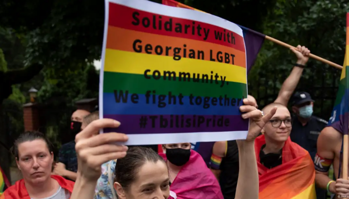 LGBT activists' rally in Warsaw. Photo: amp.dw.com