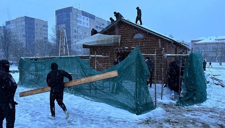 Demolition of a UOC church in Lviv. Photo: dyvys.info