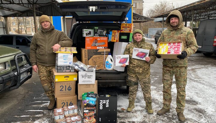 Aid from the believers of the Khmelnytskyi Eparchy of the UOC to the military. Photo: The eparchy’s press service