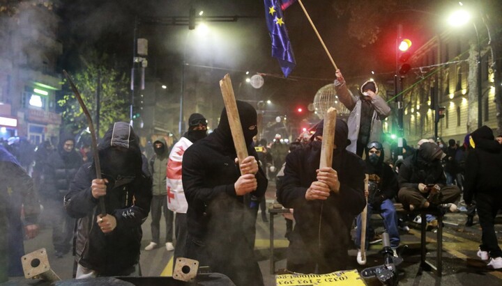 Protesters in Georgia. Photo: eurotopics