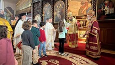 Kryepiskopi Joan kremton Liturgji solemne në Boston