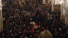 Homazhe për Ilia II: Mijëra besimtarë ditë e natë në Katedralen e Shën Trinisë