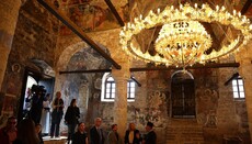 Restaurohen Kisha e Shën Mërisë (Fjetjes së Hyjlindëses) dhe Manastiri i Shën Prodhromit në Voskopojë