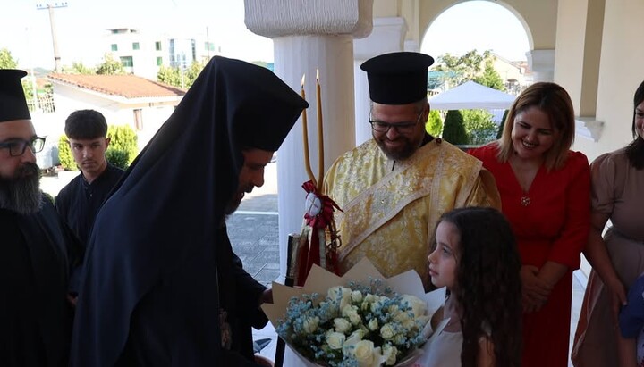 Kryepiskopi Joan kryesoi Liturgjinë e të Dielës së Gjithë Shenjtorëve në lagjen Kombinat të Tiranës