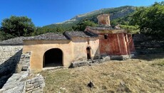Mitropoliti Nathanail kremtoi Liturgjinë në Gjirokastër
