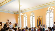 Nxënës ortodoksë të SHBA-së dhe Kanadasë pjesëmarrës në programin CrossRoad