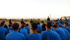 Kryepiskopi Joan viziton kampet verore për vajza dhe djem në Elbasan e Vlorë