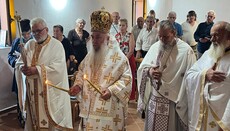 Mitropoliti Nathanail meshoi në Kishën e  Shën Parashqevinë në Kostar të Finiqit
