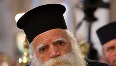 Mitropoliti i Kitherave kritikon ndryshimet për familjen në shkollat greke