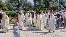 Mesha e Fjetjes së Hyjlindëses u kremtua në Boboshticë