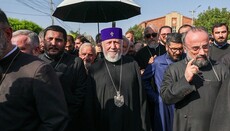 Qeveria e Armenisë përfshin largimin e Katholikosit nga kryesia e kishës orthodhokse