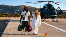 Madonna viziton Shpellën e Apokalipsit në Patmos