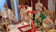 Mitropoliti kremton Liturgjinë në Sarandë para Lartësimit të Kryqit