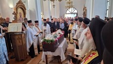 Mitropoliti Nathanail kreu shërbesën e varrimit të At Kristo Papa në Aliko