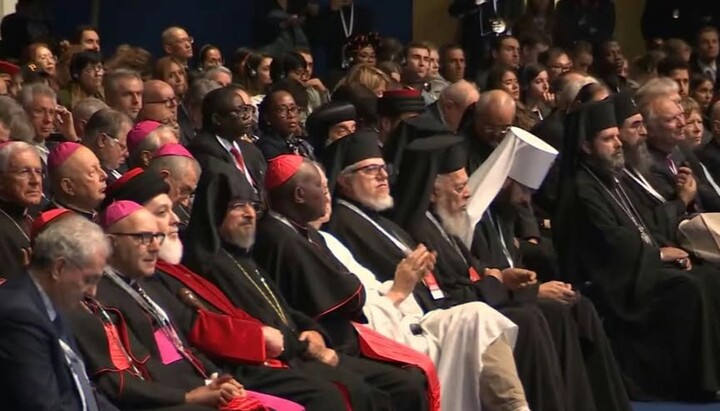 Kryepiskopi Joan merr pjesë në Takimin e Paqes në Azis të Italisë