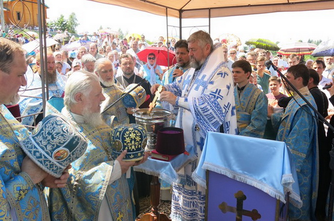 All-Ukrainian Cross Procession is Advancing towards Kiev