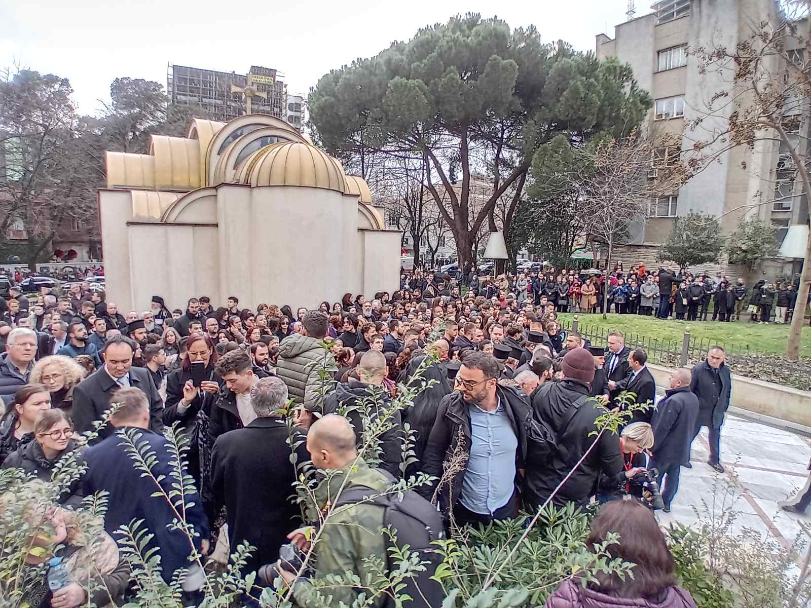 Funerali i Kryepeshkopit Anastas: transmetim online foto 4
