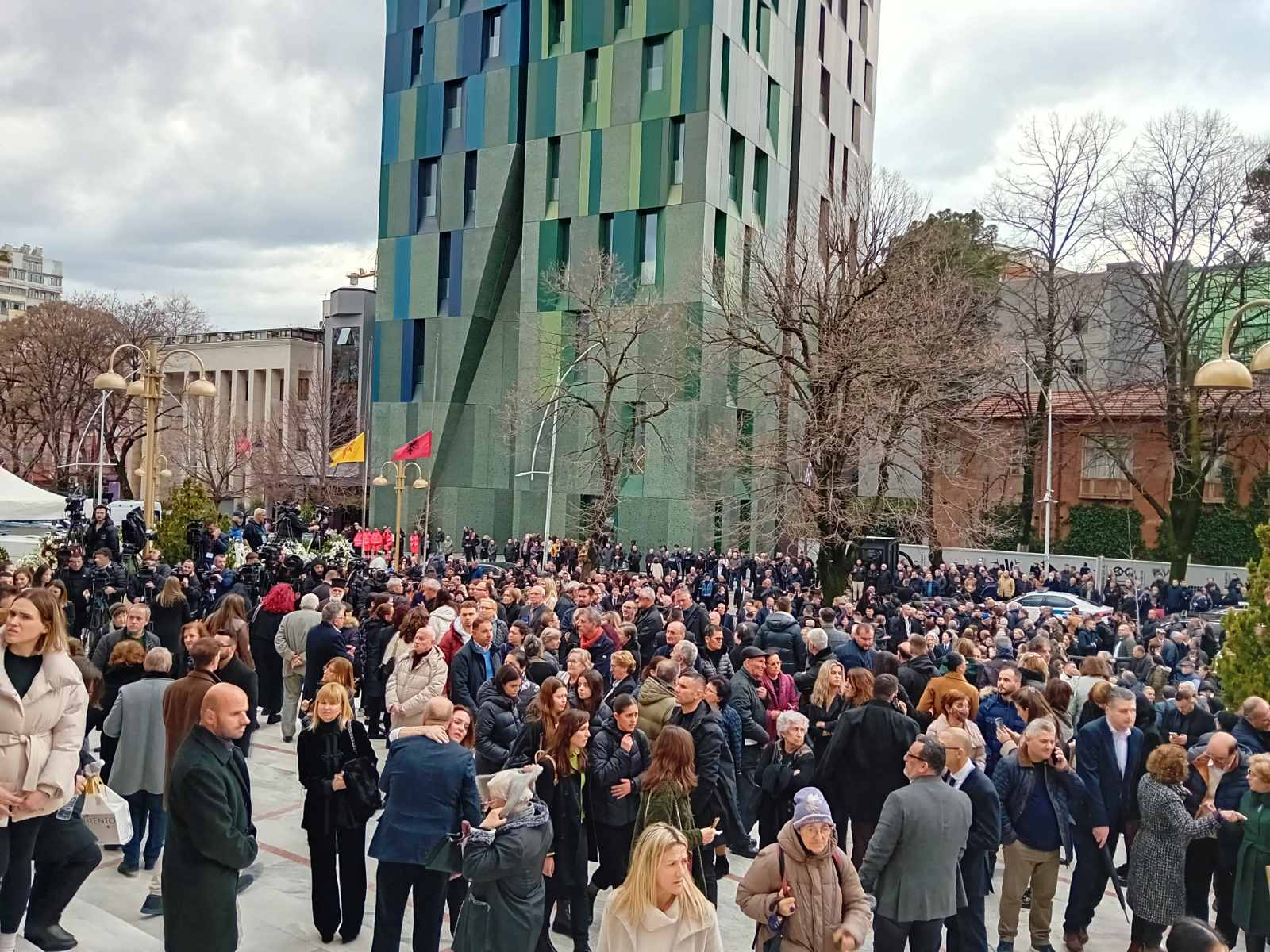 Funerali i Kryepeshkopit Anastas: transmetim online foto 3