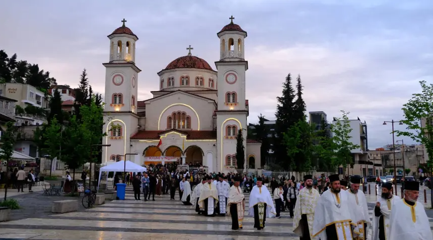 Berati priti me nderim lipsanin e Shën Nikollës, Kryepiskopit të Mirës së Liqisë! фото 1