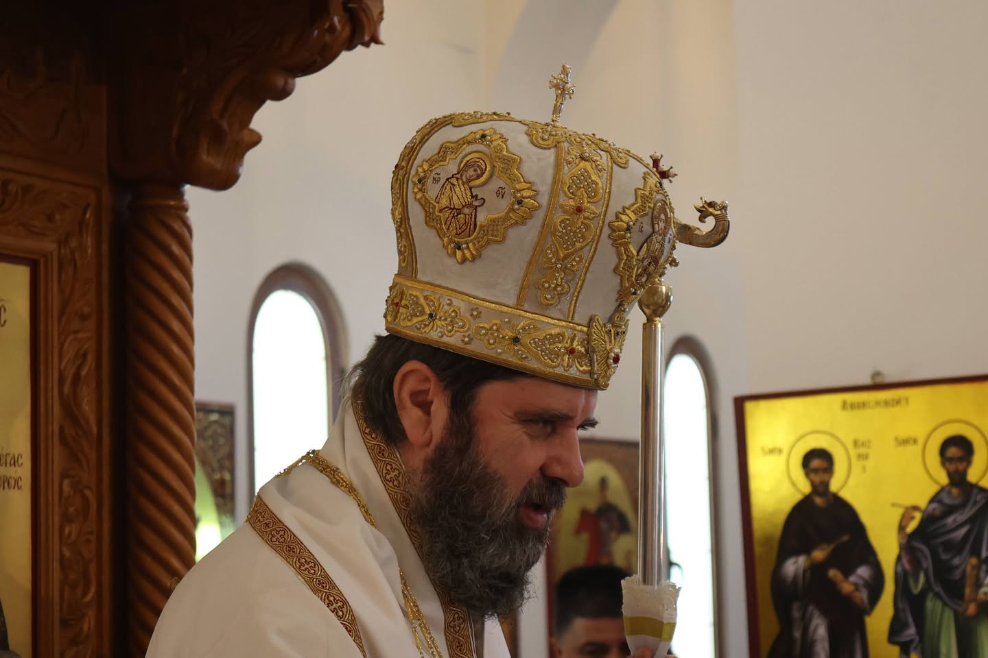 Kryepiskopi Joan kryesoi Liturgjinë e të Dielës së Gjithë Shenjtorëve në lagjen Kombinat të Tiranës - photo 3