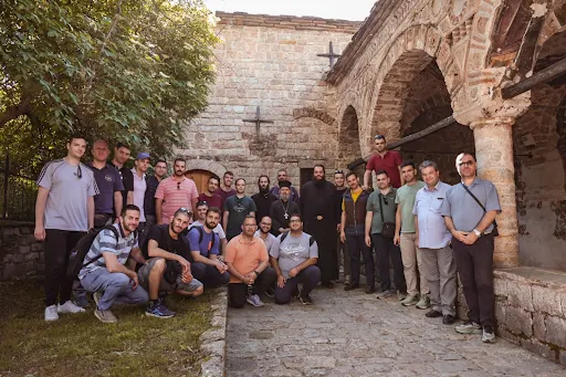 Të rinjtë nga Selaniku realizuan pelegrinazh në Mitropolinë e Korçës - photo 3
