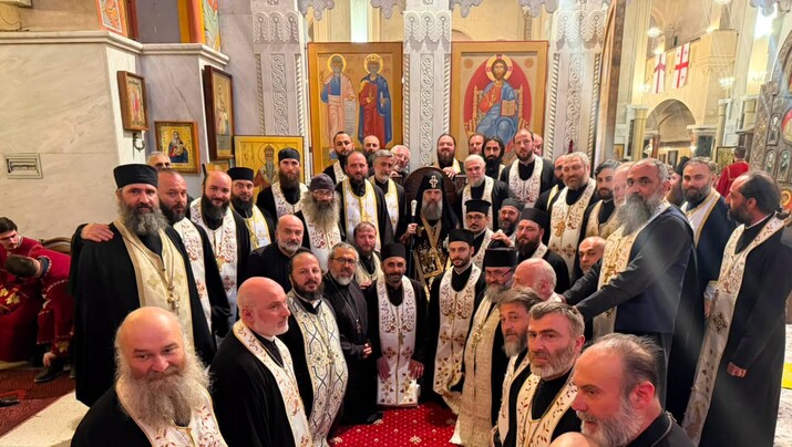Patriarku Shio III kryesoi pagëzimin e parë masiv në Tibilisi - photo 1
