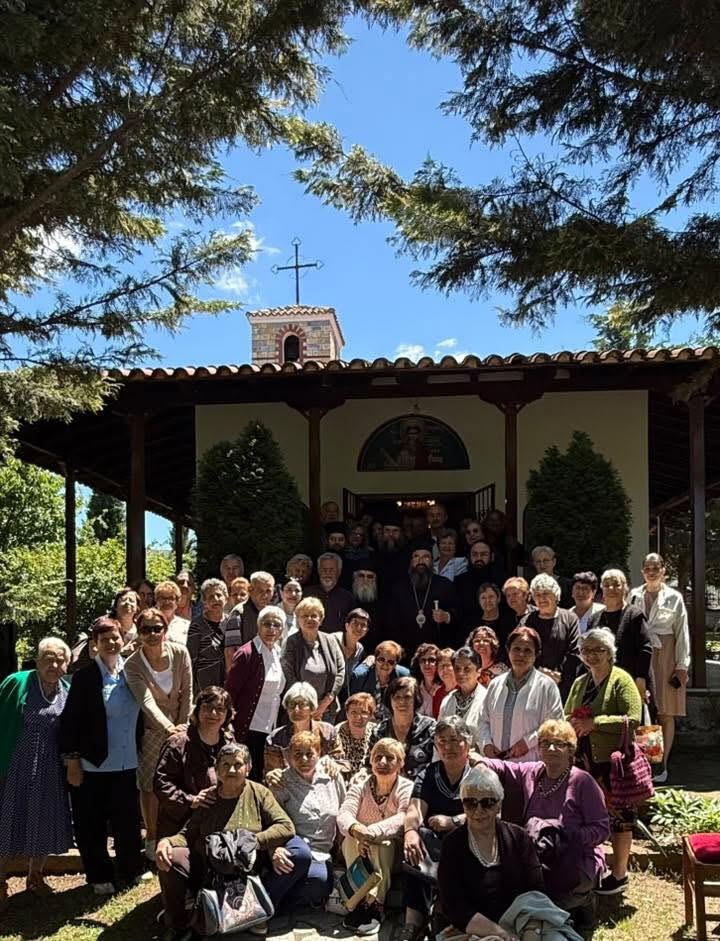 Liturgji Hyjnore në Malavec bashkoi klerikë nga Korça dhe Siatista - photo 1