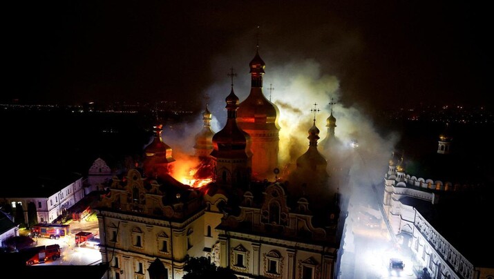 Lavra e Shpellave të Kievit goditet nga sulmi raketor rus - photo 1