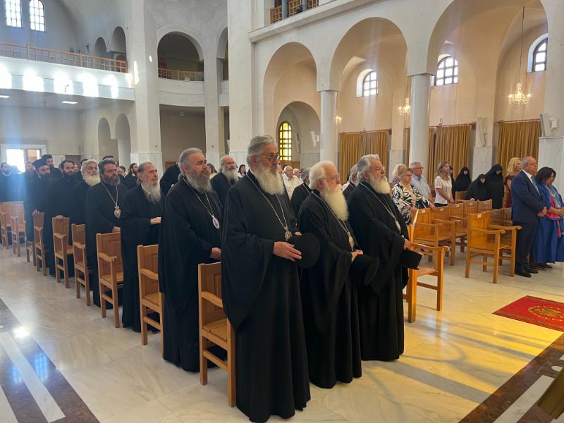Kryepeshkopi Jeronim kremton emrin në Manastirin e Milesias - photo 3