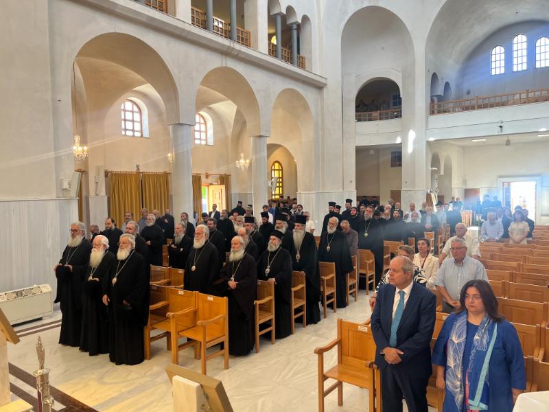 Kryepeshkopi Jeronim kremton emrin në Manastirin e Milesias - photo 4