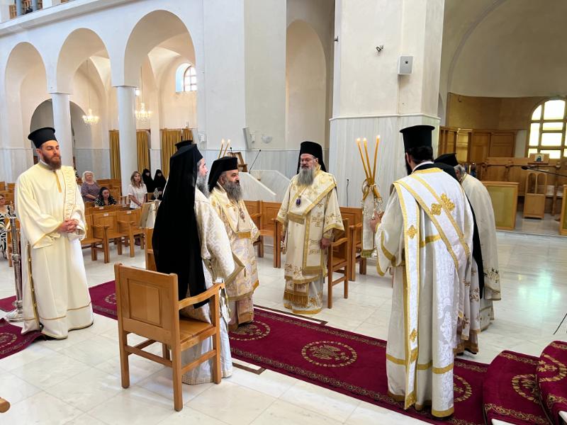 Kryepeshkopi Jeronim kremton emrin në Manastirin e Milesias - photo 6
