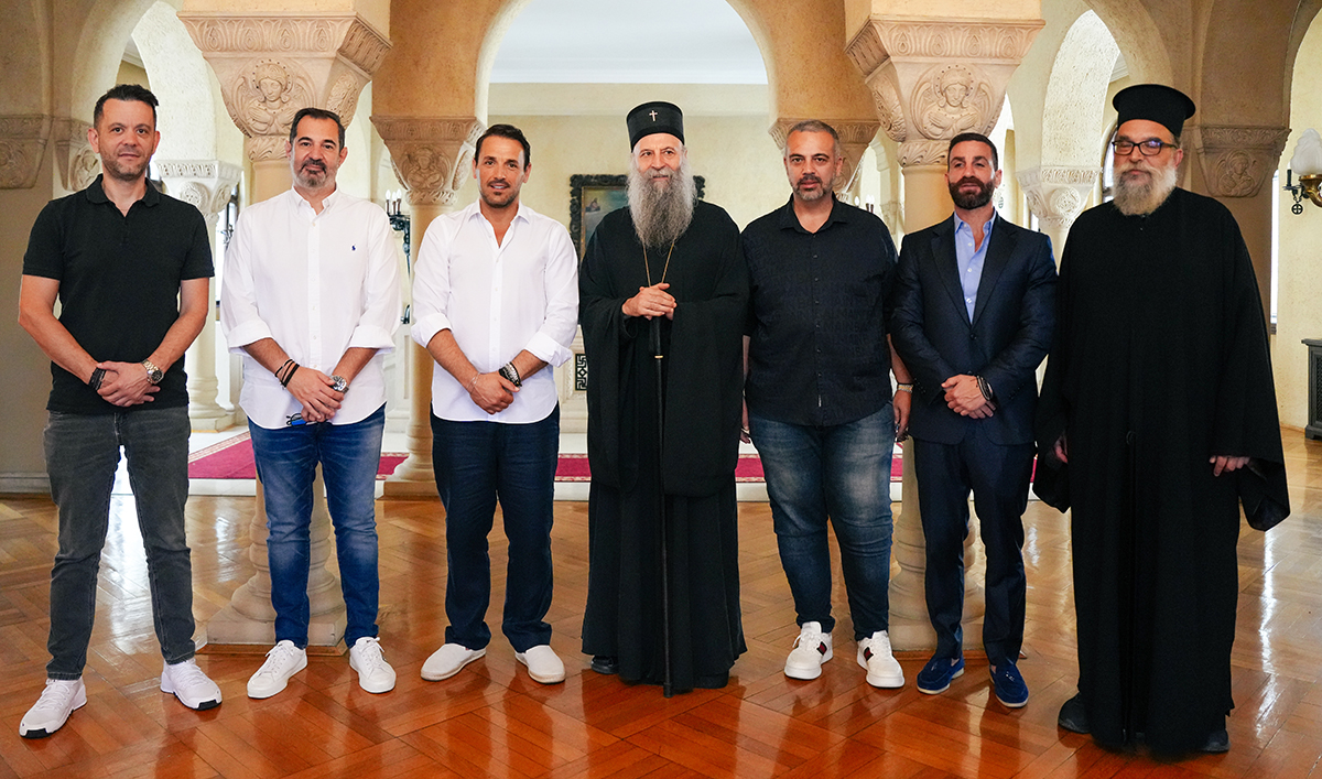 Patriarku Porfiri priti këngëtarin grek Nikos Vertis në Beograd - photo 1