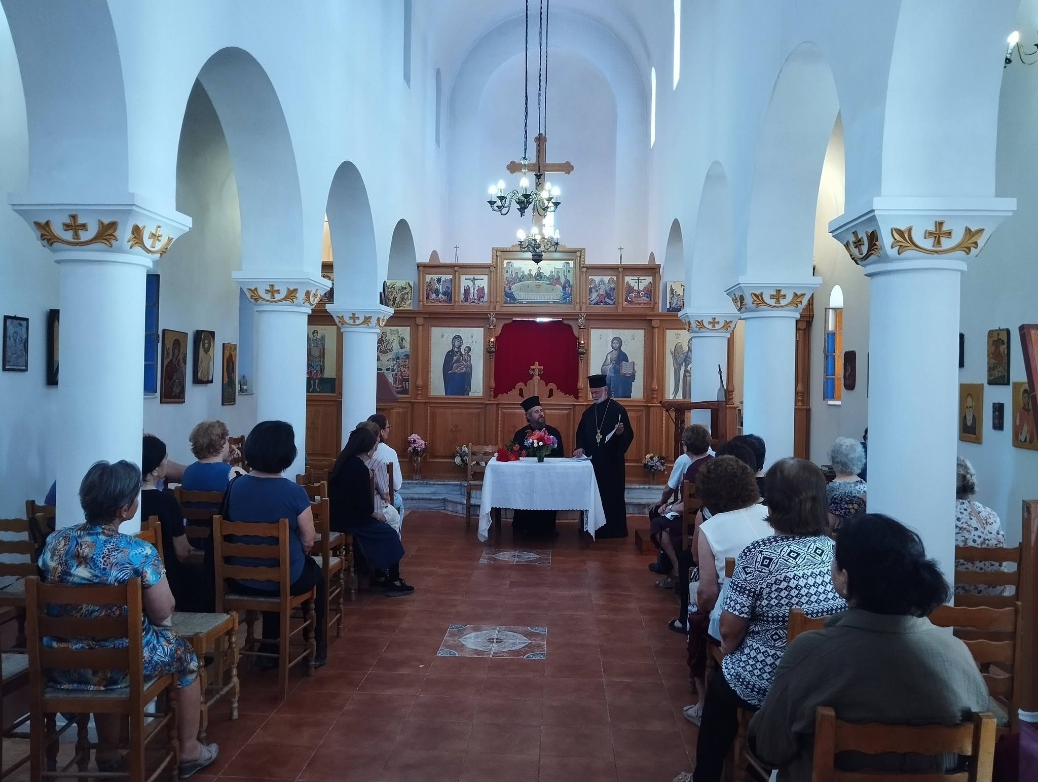 Mitropoliti Asti u takua me besimtarët në Kishën e Zvërnecit - photo 1