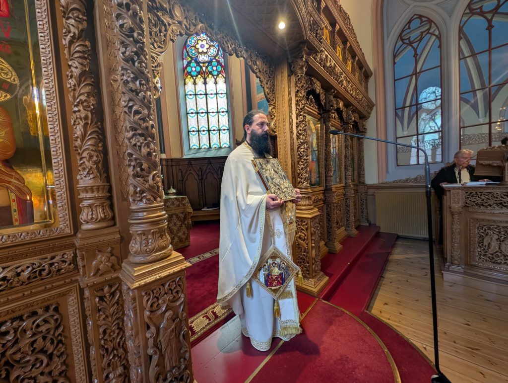 Mitropoliti Kleopa kremtoi Liturgji Hyjnore në Katedralin e Stokholmit - photo 3