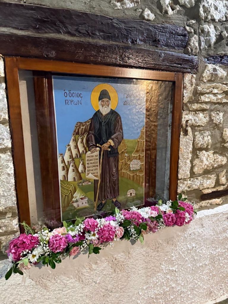 Mijëra besimtarë nderuan Shën Paisin në Konicë - photo 3