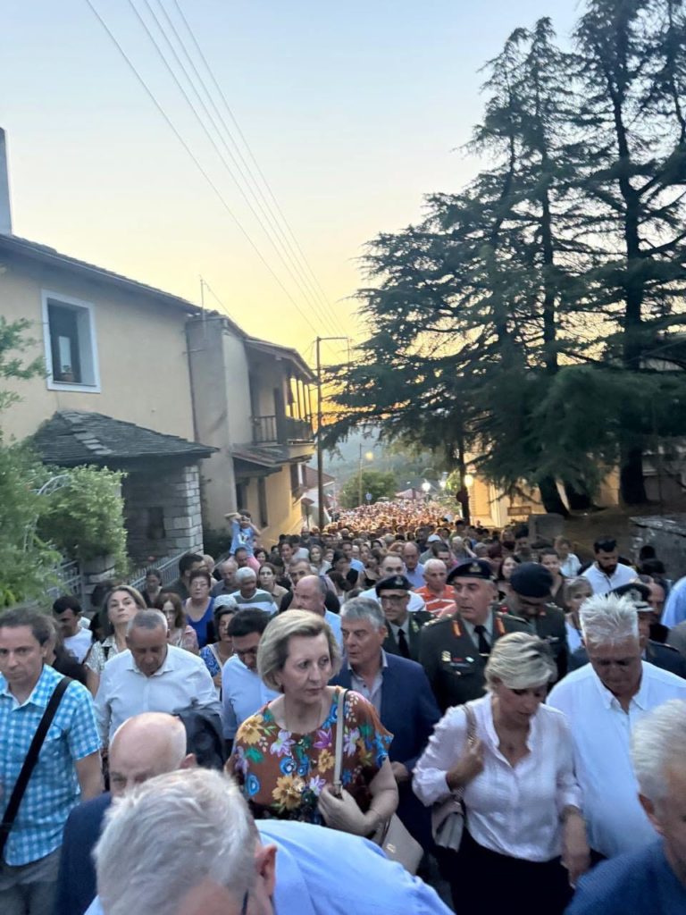 Mijëra besimtarë nderuan Shën Paisin në Konicë - photo 6