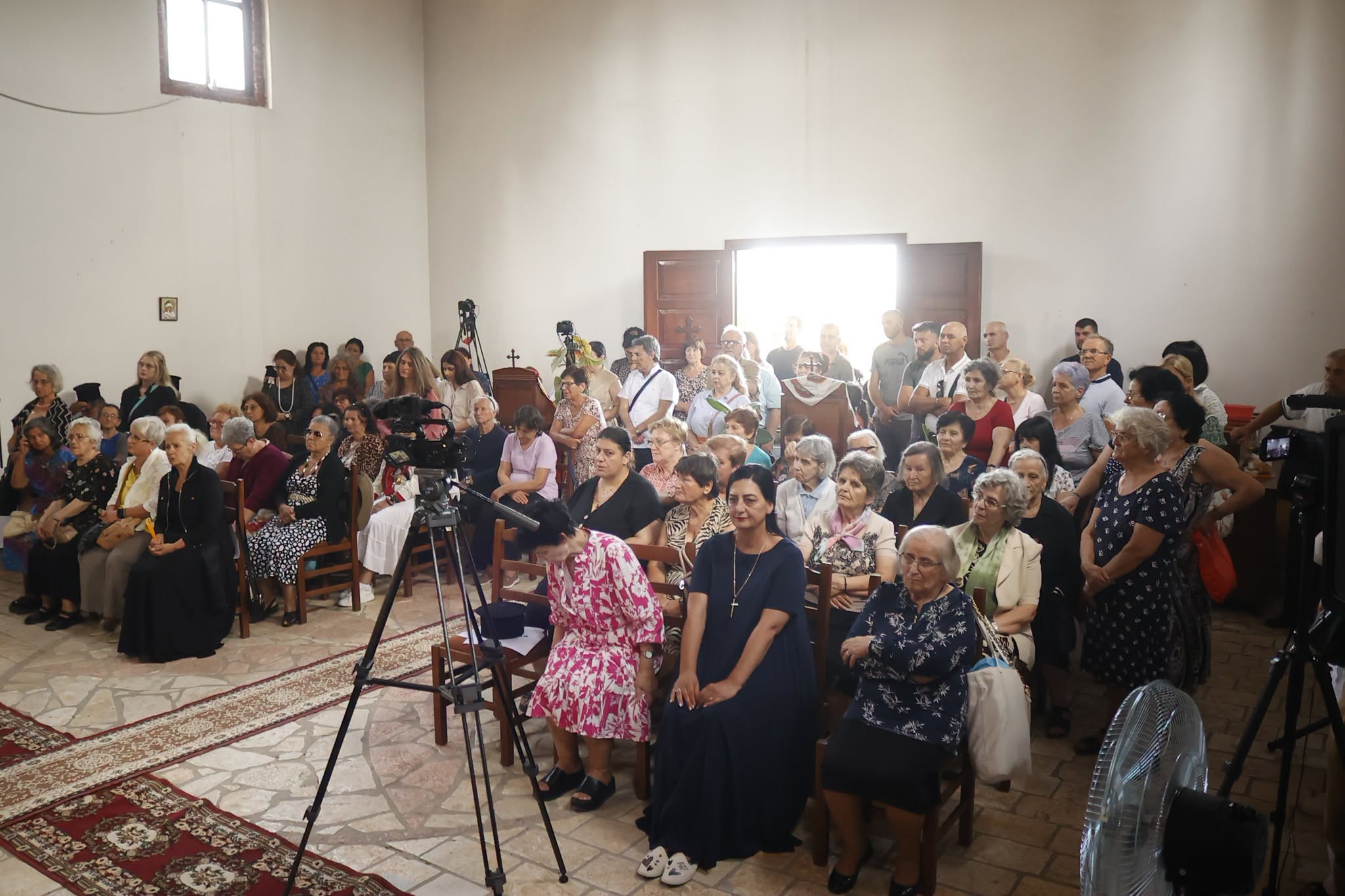 Kryepiskopi Joan drejtoi Liturgjinë në Kishën e Shën e Premtes në Divjakë - photo 2