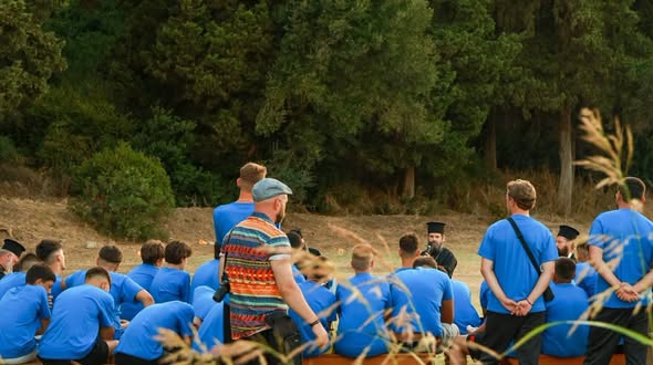 Kryepiskopi Joan viziton kampet verore për vajza dhe djem në Elbasan e Vlorë - photo 2