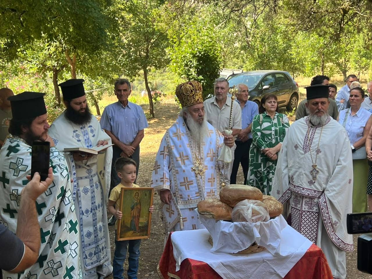 Liturgji Hyjnore u kremtua në Kishën e Shën Pandeleimonit në Likomil - photo 1