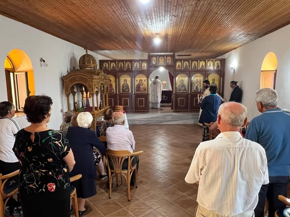 Mitropoliti Nathanail meshoi në Kishën e  Shën Parashqevinë në Kostar të Finiqit - photo 3