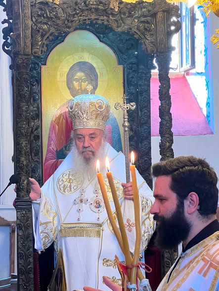 Mitropoliti Nathanail kremtoi Liturgjinë e Shpërfytyrimit në Gjirokastër - photo 2