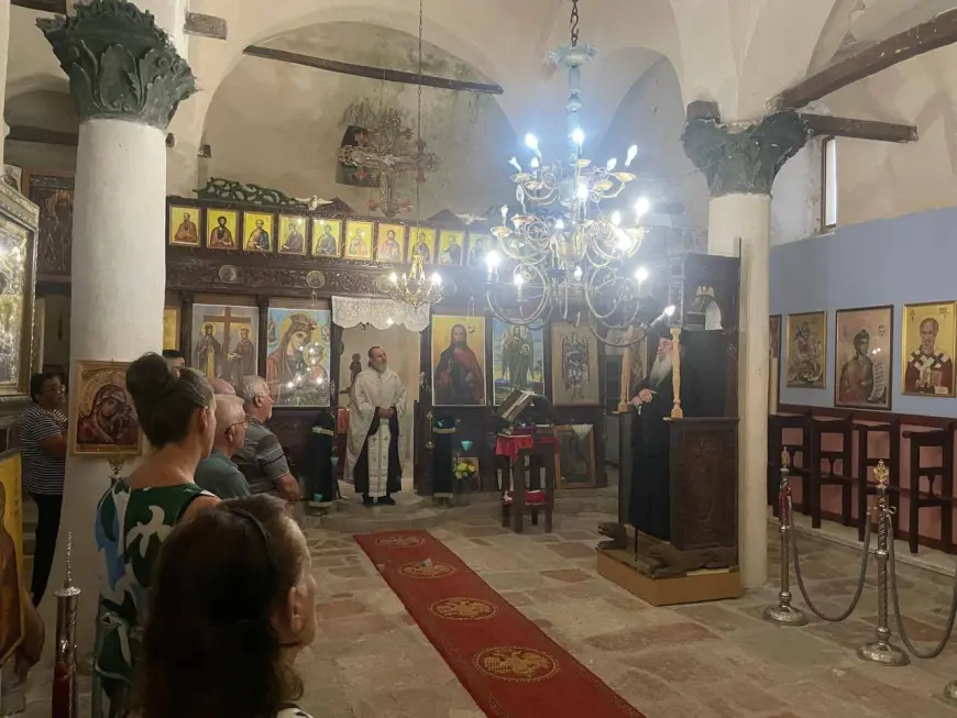 Gjirokastër: shërbesa të shenjta para festës së Fjetjes së Hyjlindëses - photo 4