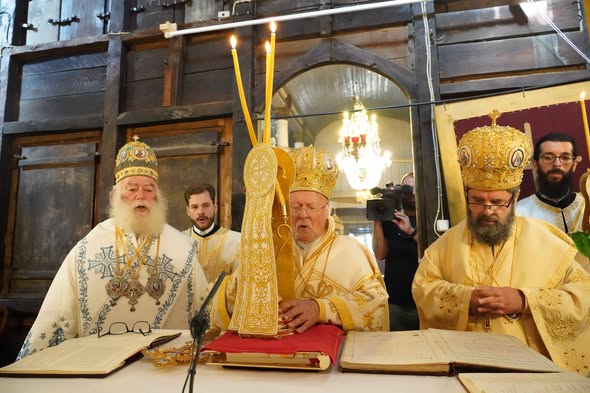 Kryepiskopi Joan bashkëmeshoi në 65-vjetorin e dhjakonisë së Patriarkut Vartholome. - photo 4