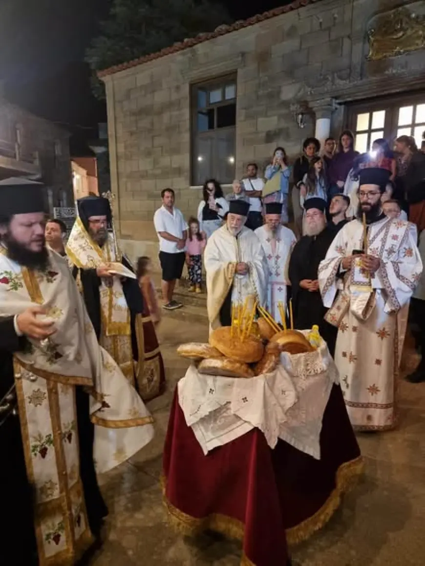 Kryepiskopi Joan kremtoi Mbrëmësoren e Fjetjes së Hyjlindëses në Imbros - photo 4