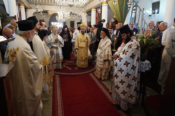 Patriarku Ekumenik dhe Kryepeshkopi Joan kremtuan Fjetjen e Hyjlindëses në Imbros - photo 3