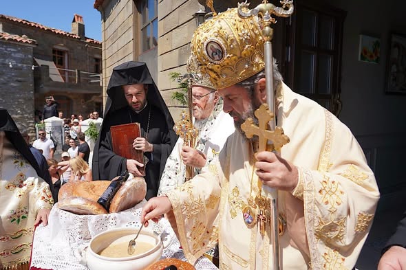 Patriarku Ekumenik dhe Kryepeshkopi Joan kremtuan Fjetjen e Hyjlindëses në Imbros - photo 5