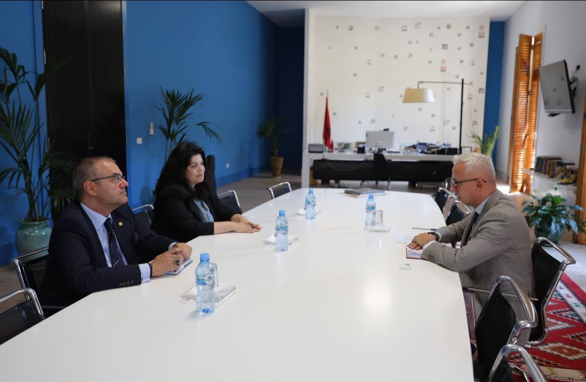Ambasadorja greke takohet me Mitropolitin e Korçës, Anastasin - photo 2